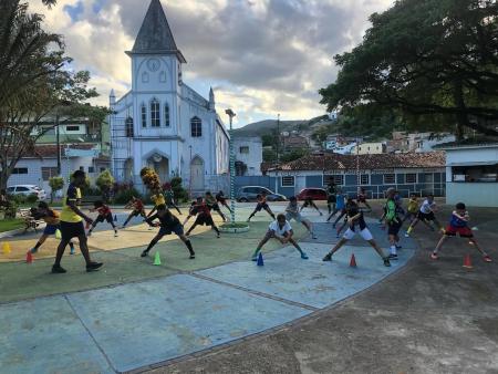  Projeto Meninos da Bola leva esporte e inclusão social à Praça São José